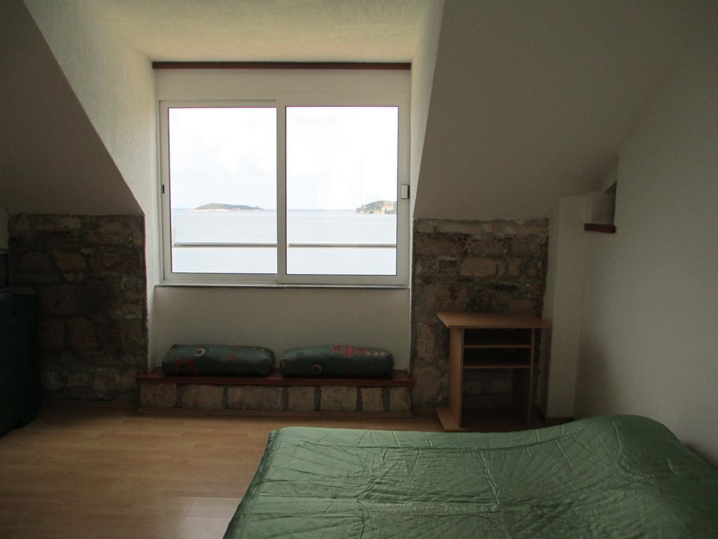 Apartments Acalinovic Vis Bilik gambar