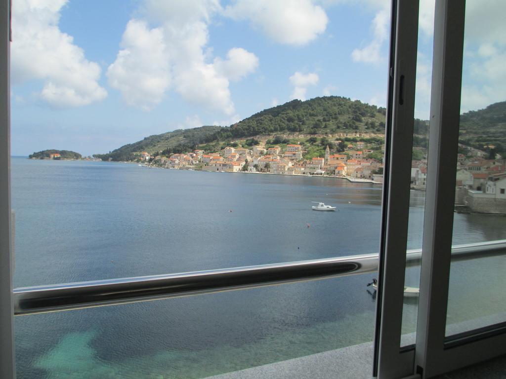 Apartments Acalinovic Vis Bilik gambar