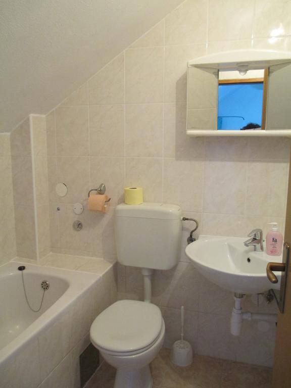 Apartments Acalinovic Vis Bilik gambar