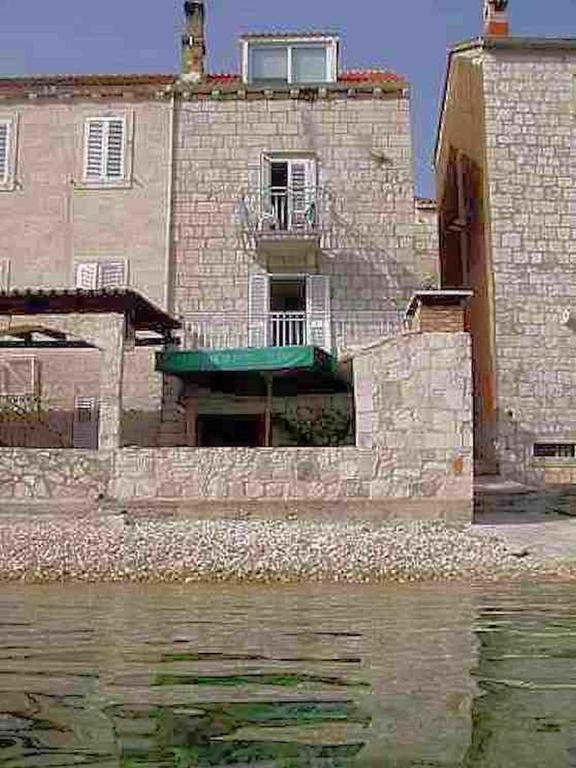 Apartments Acalinovic Vis Bilik gambar